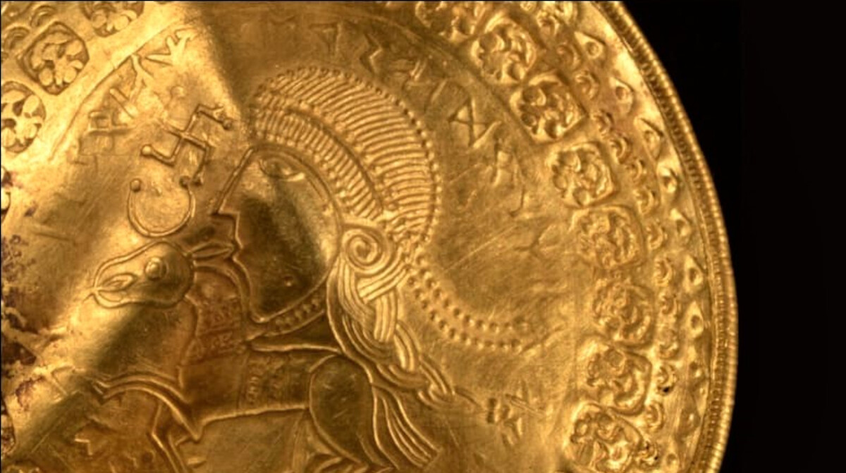 Ogromny złoty skarb z VI w. odkryto w Vindelev w pobliżu słynnego Jelling w Danii 