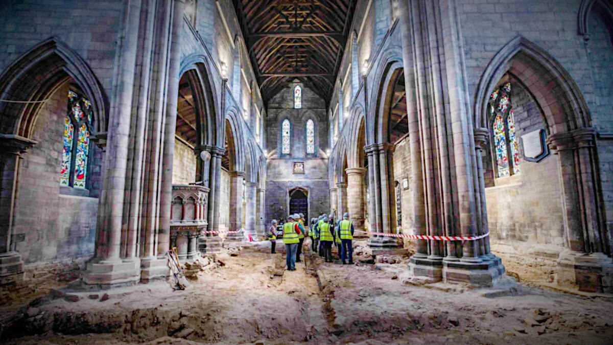 Anglosaska świątynia odkryta pod posadzką kościoła