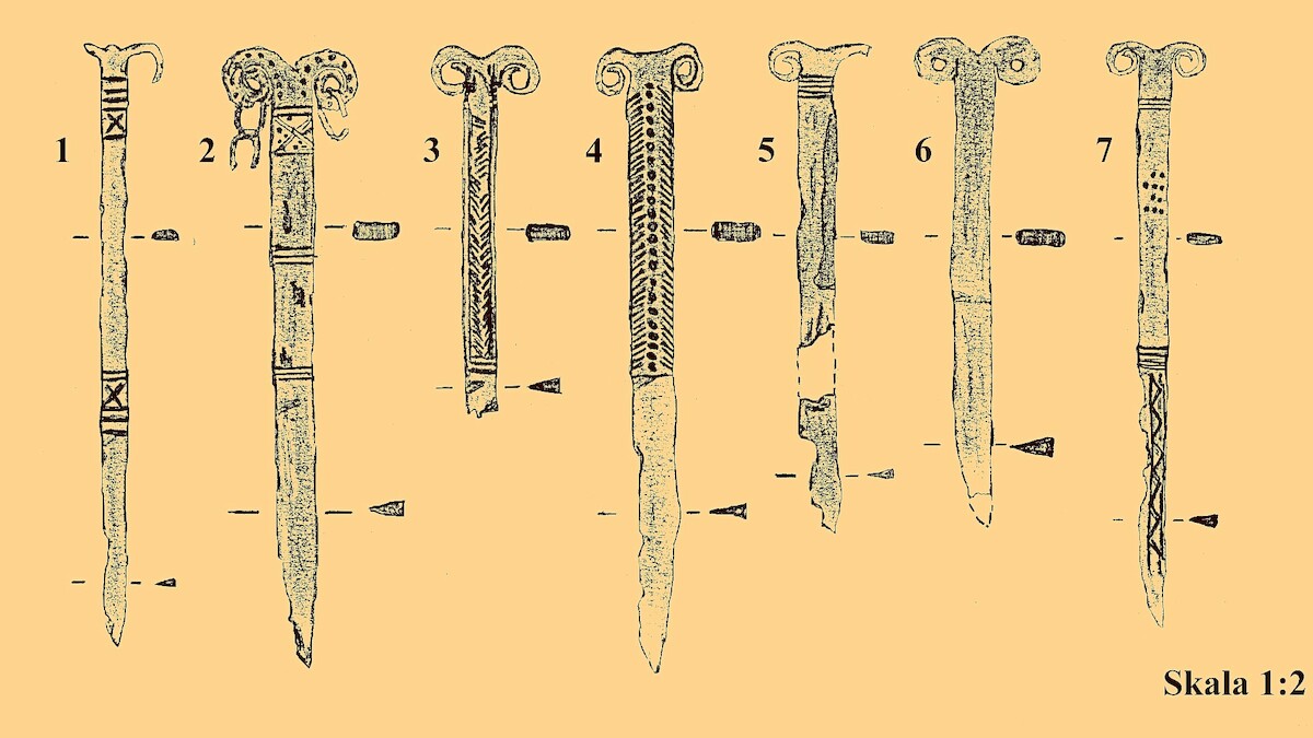 Noże wolutowe z terenów obecnych ziem Polski 1– Gledzianówek, woj. łódzkie, 2,3 – Biskupin, woj. kujawsko-pomorskie, 4– Bonikowo, woj. wielkopolskie, 5– Bnin, woj. wielkopolskie, 6– Chobienia, woj. dolnośląskie, 7– Czeladź Wielka, woj. dolnośląskie, rys. Jakub Karol Pawlicki.