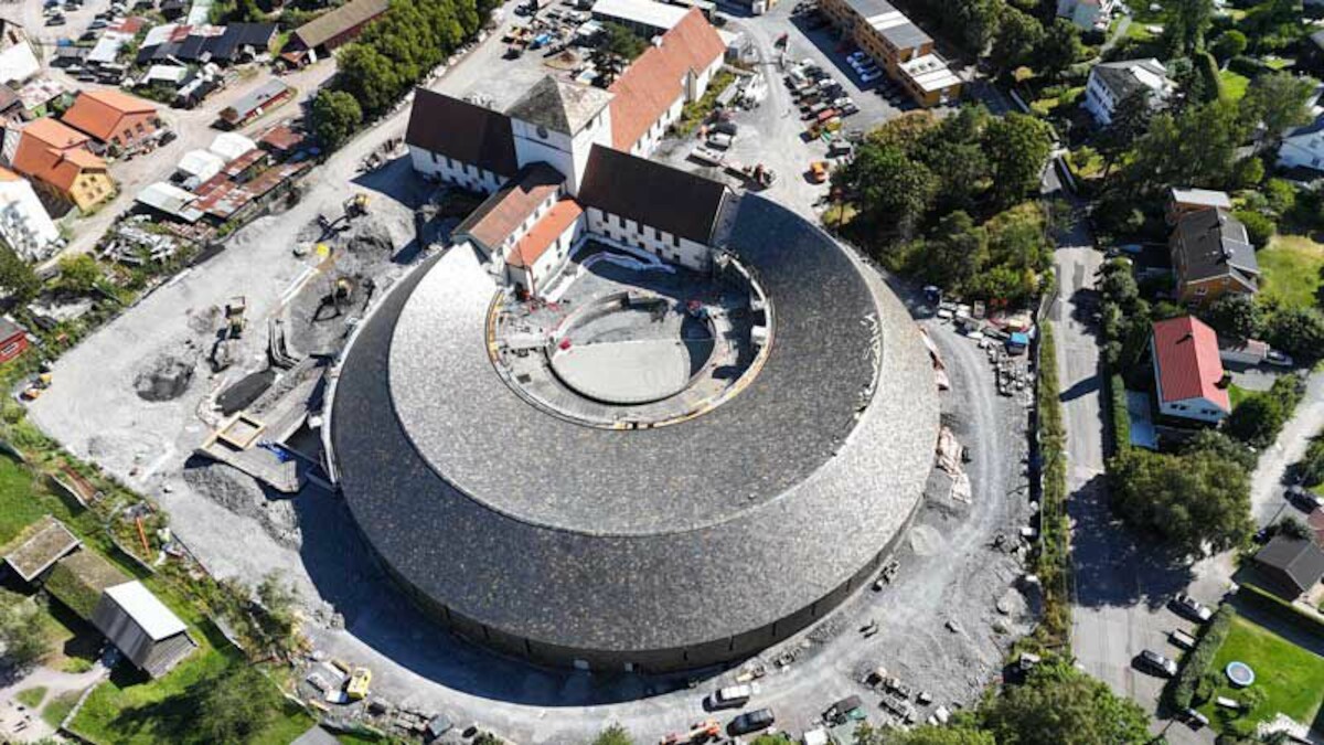 Nowe skrzydło nowego Muzeum Epoki Wikingów w Oslo. Źródło: <a href='https://www.vikingtidsmuseet.no/aktuelt/bilder/v1_ohpm_final_dn-clear1200px.jpg'>Vikingtidsmuseet</a>.