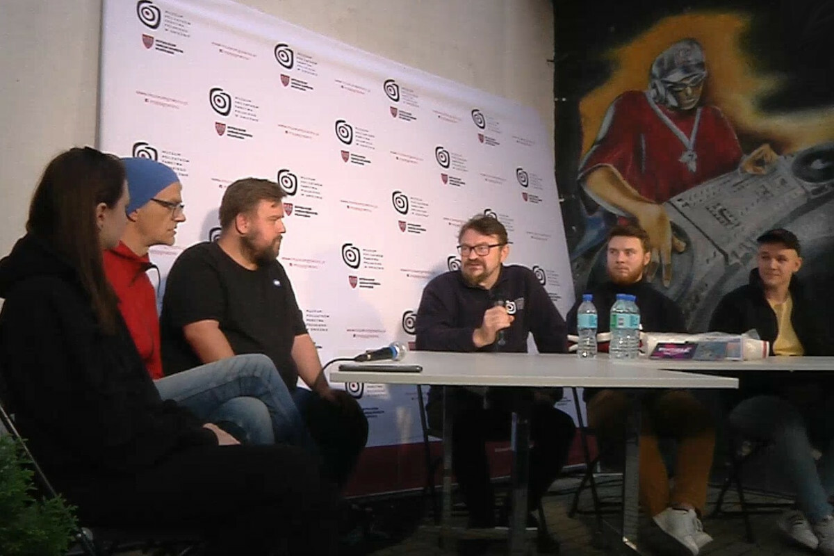 Debata o gnieźnieńskim hip-hopie i początkach hip-hopu w Polsce Debata o gnieźnieńskim hip-hopie i początkach hip-hopu w Polsce